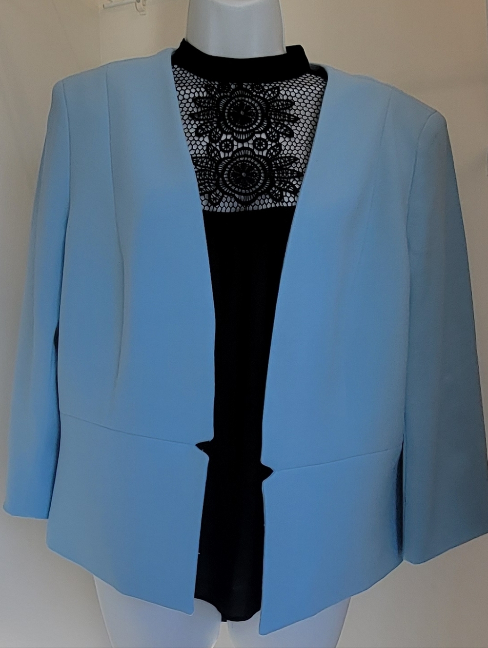 Tahari Baby Blue Blazer Sz: 14P